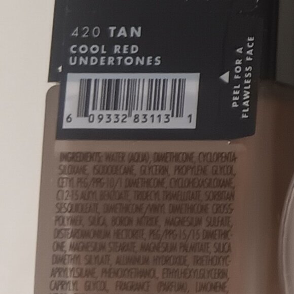 LOT OF FOUR / MAKE-UP FINISHING POWDER & SATIN FINISH FOUNDATION - Picture 3 of 5